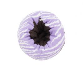 Skarpetki wyglądające jak pączek w polewie lawendowej z lukrem