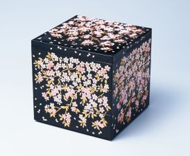Tradycyjny trzypoziomowy japoński bento box Jubako Sakura