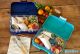 Duży, szczelny lunchbox z 5 przegródkami - Yumbox Tapas Antibes Blue