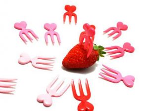 Ozdobne widelczyki 12 sztuk - serca - zestaw zachęcający dziecko do jedzenia